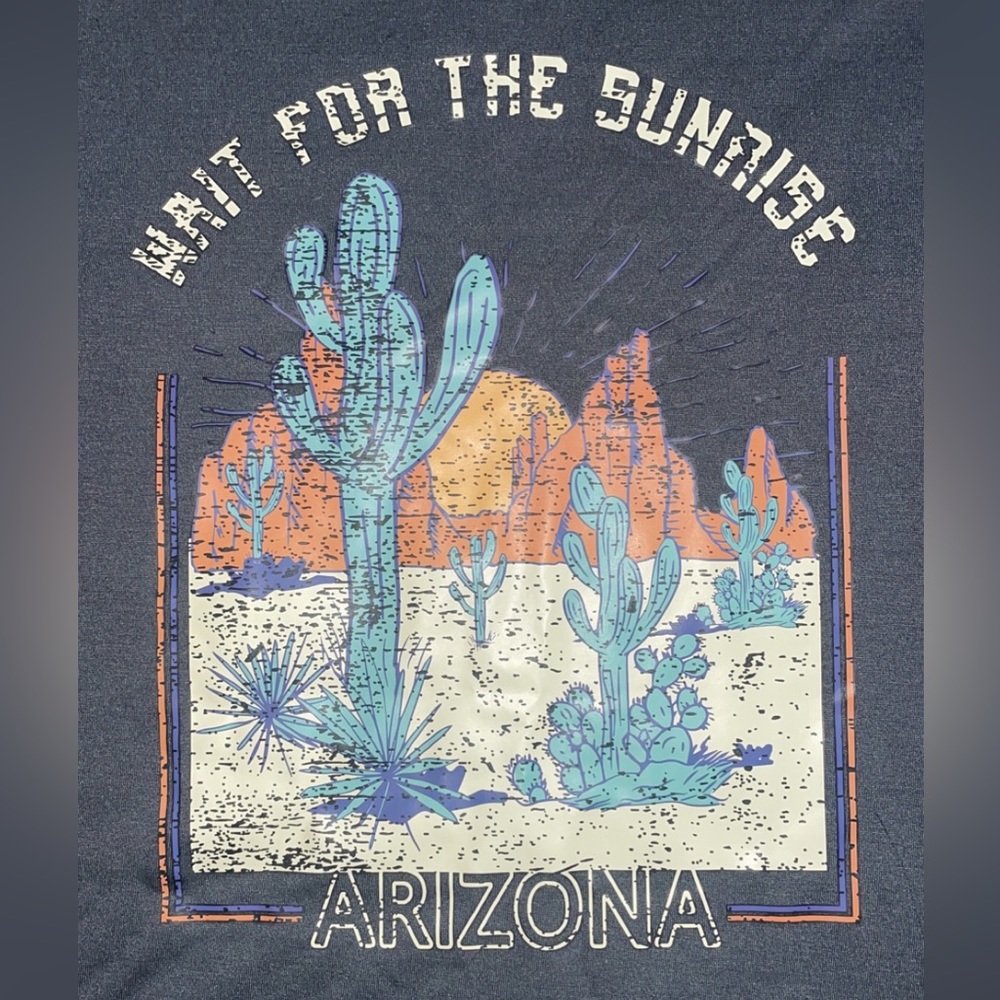 SHEIN - NWOT - Western T-shirt. Womens Large 🌵 ☀️ “Wait for the Sunrise” 💛💚